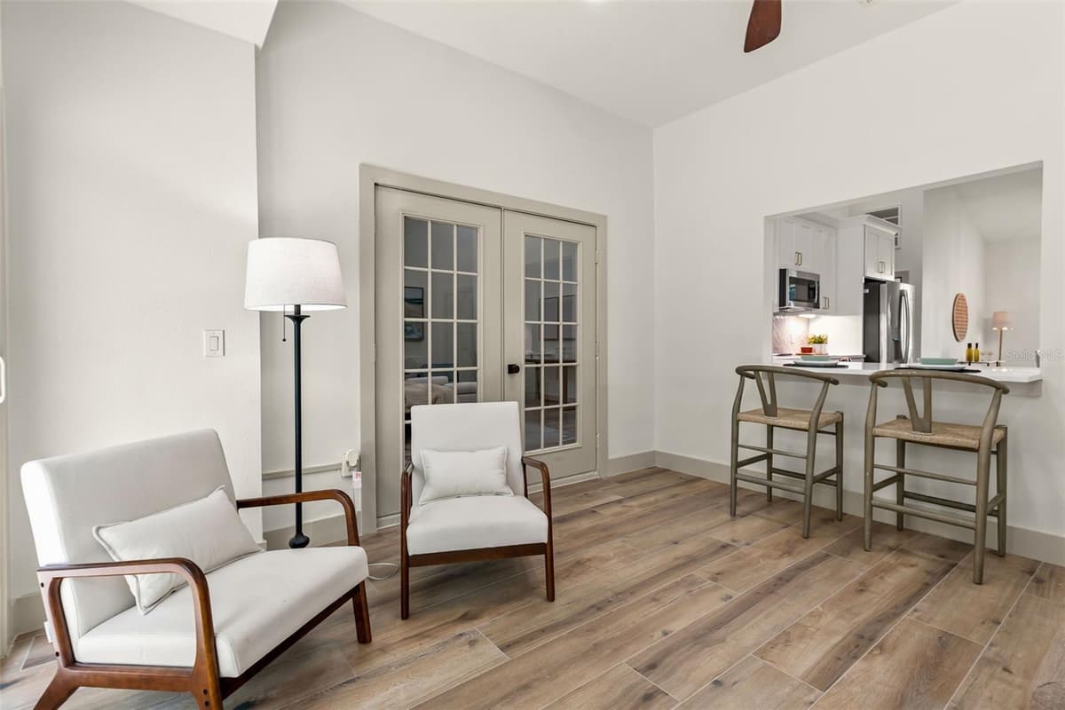 700 PINEWOOD COURT — photo 24 of 53