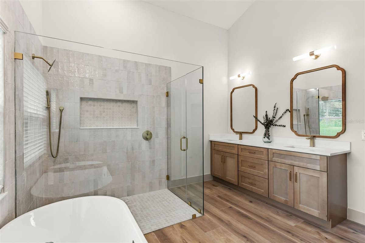 700 PINEWOOD COURT — photo 29 of 53