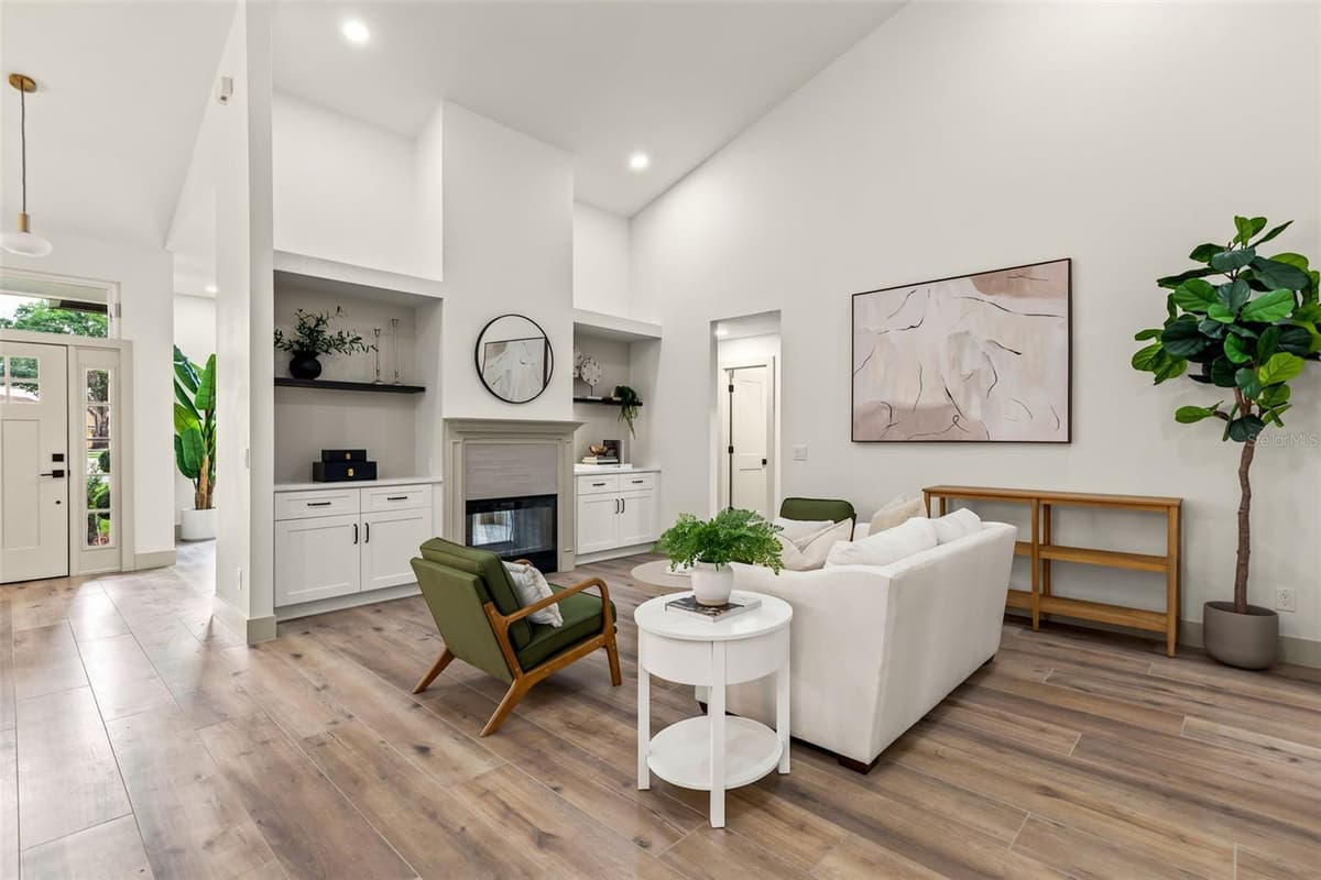 700 PINEWOOD COURT — photo 14 of 53