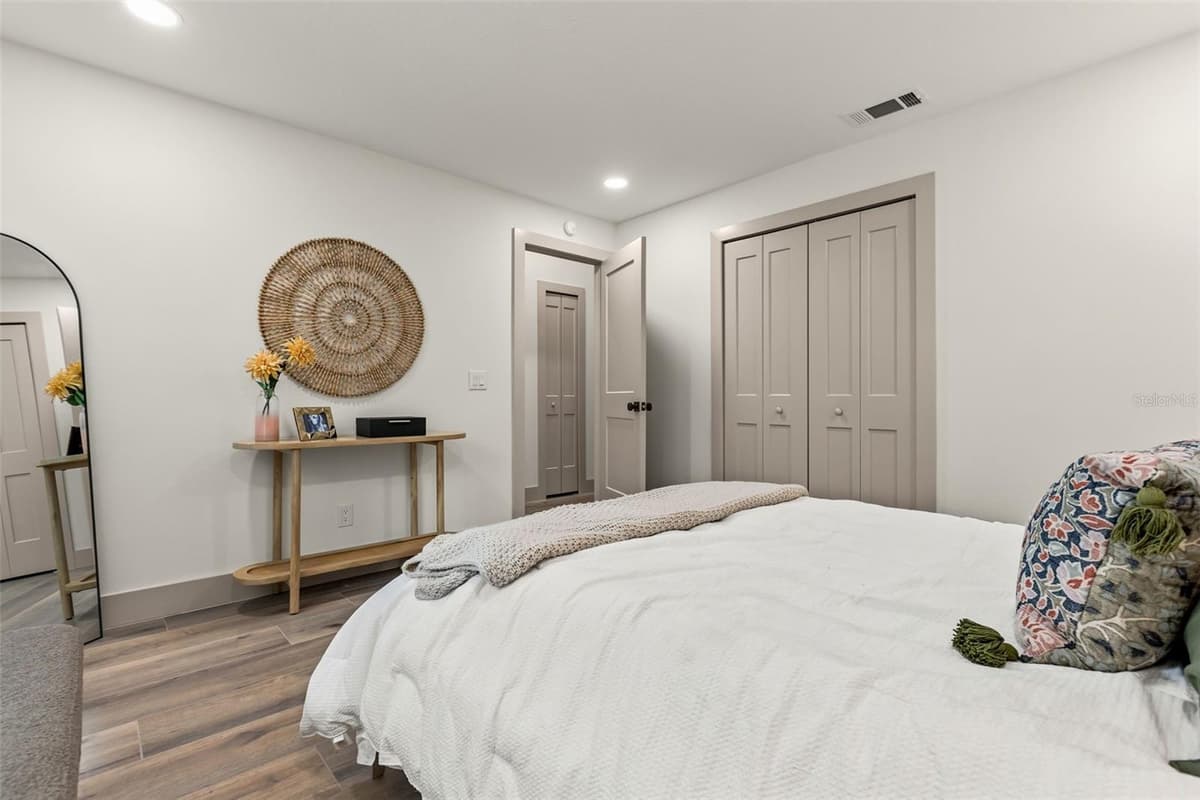700 PINEWOOD COURT — photo 41 of 53
