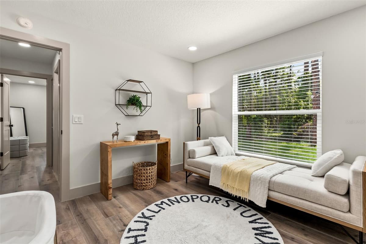 700 PINEWOOD COURT — photo 36 of 53