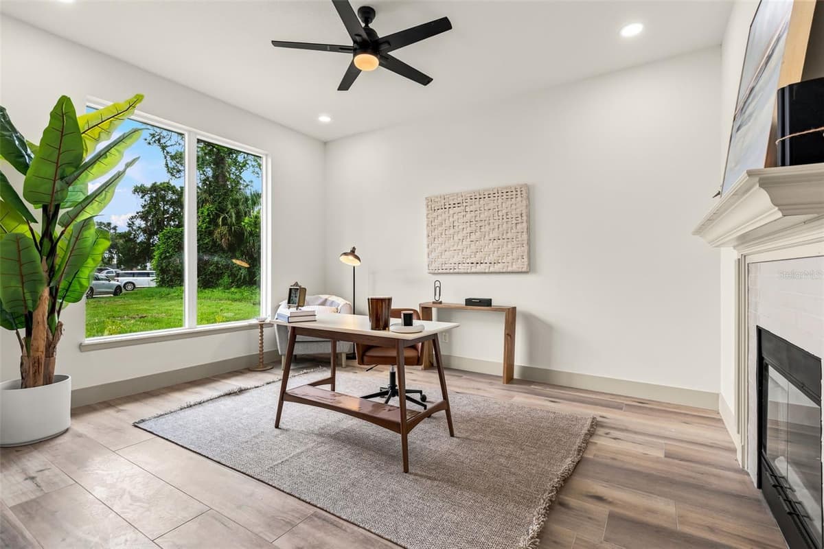 700 PINEWOOD COURT — photo 10 of 53