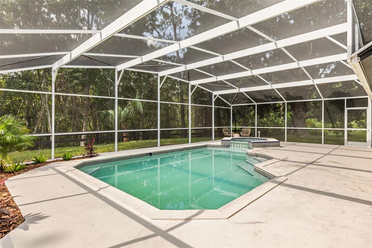 700 PINEWOOD COURT — photo 44 of 53