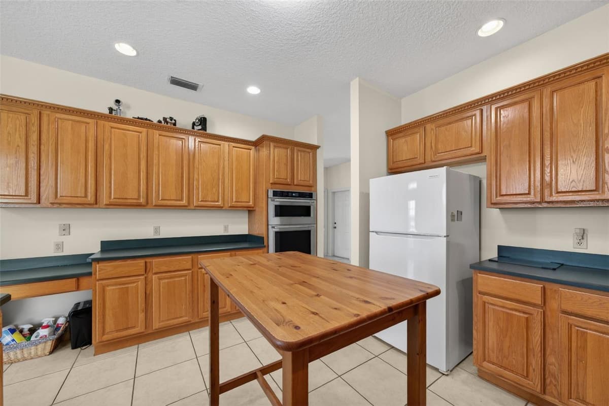 9138 JUNE LANE — photo 10 of 55