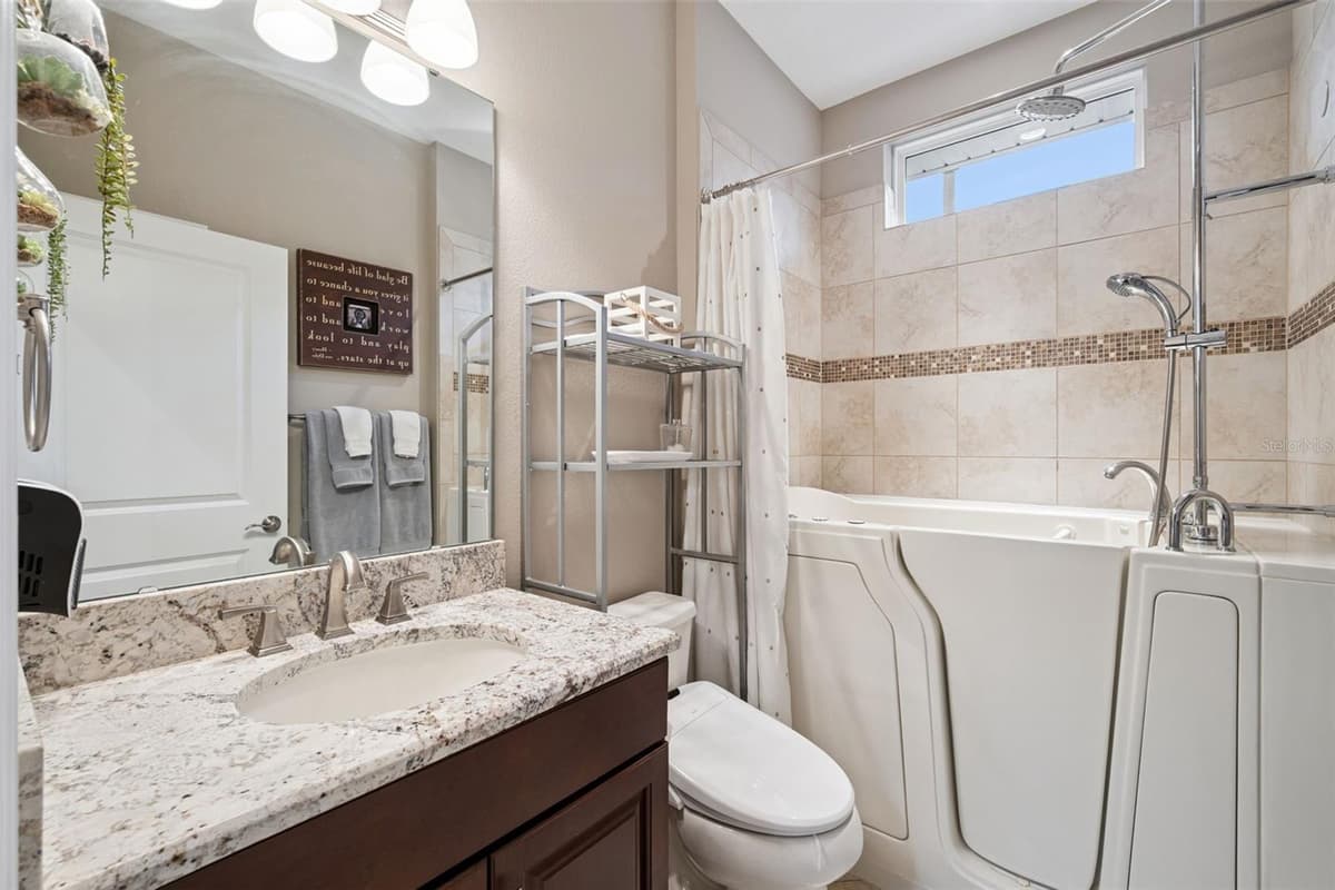 252 SILVER MAPLE ROAD — photo 14 of 26