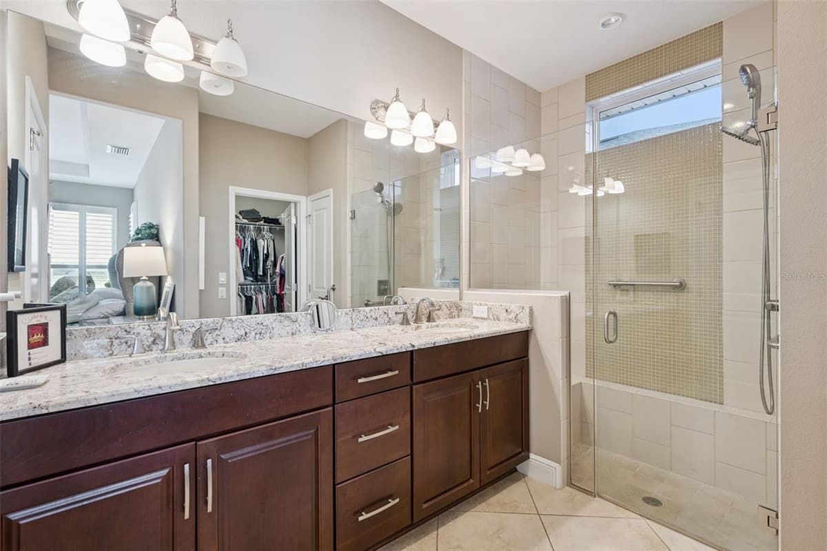 252 SILVER MAPLE ROAD — photo 12 of 26