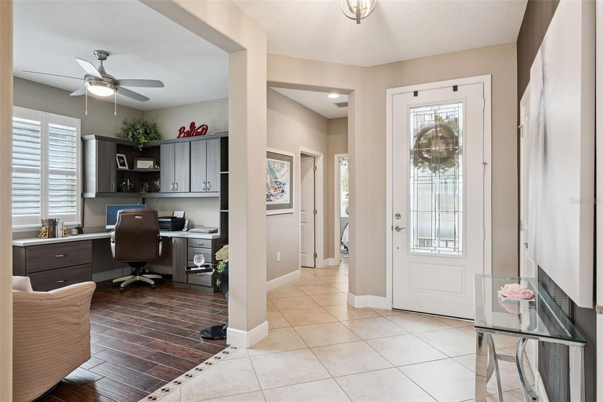 252 SILVER MAPLE ROAD — photo 4 of 26