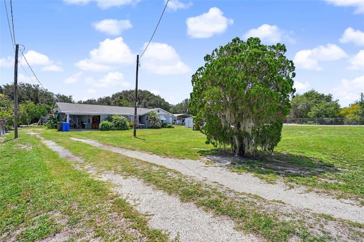 12102 BULLFROG CREEK ROAD — photo 2 of 36