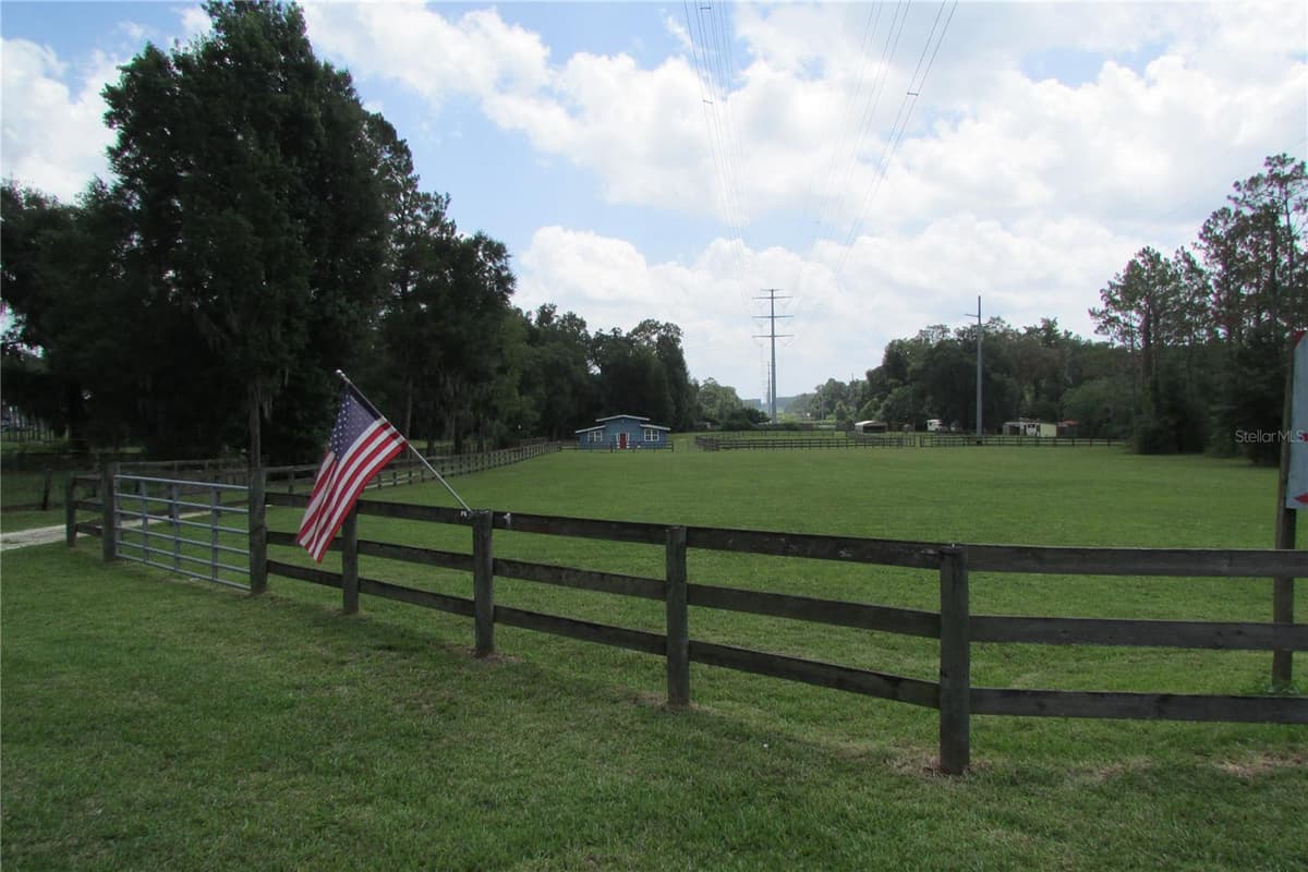 10455 GAINESVILLE ROAD — photo 8 of 51