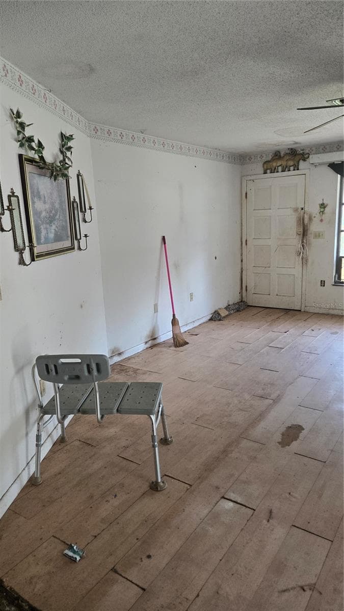 220 MOUNT PLEASANT ROAD — photo 3 of 40