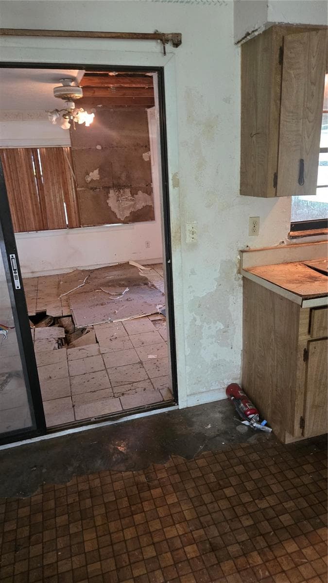 220 MOUNT PLEASANT ROAD — photo 7 of 40