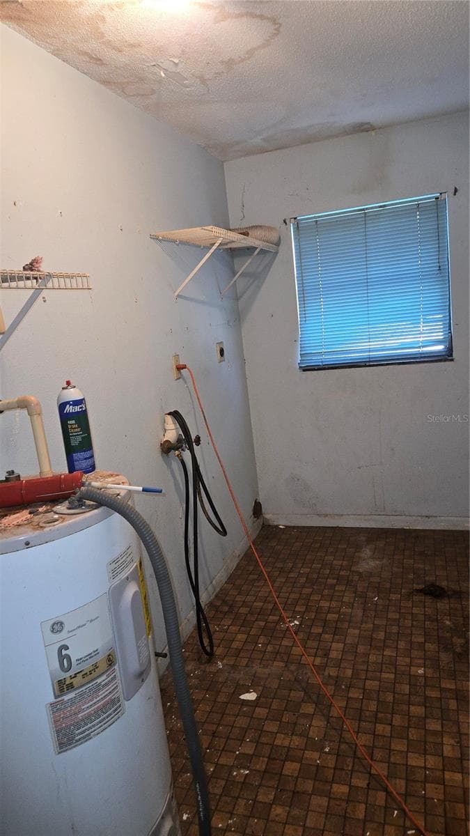 220 MOUNT PLEASANT ROAD — photo 16 of 40