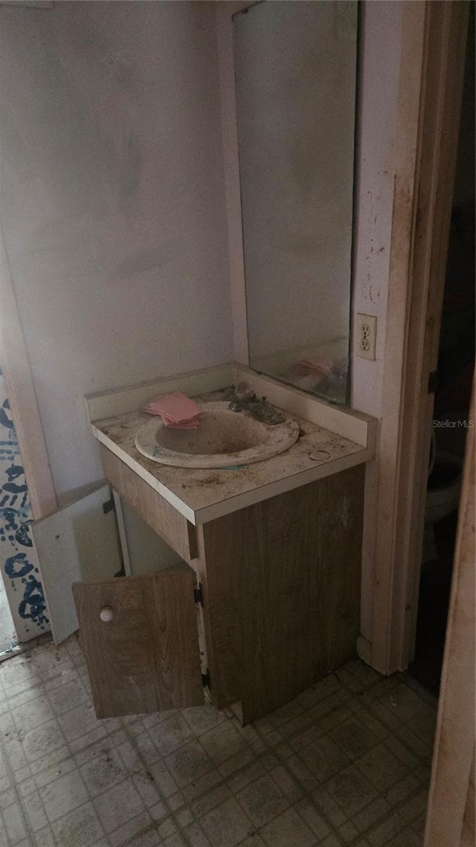 220 MOUNT PLEASANT ROAD — photo 10 of 40