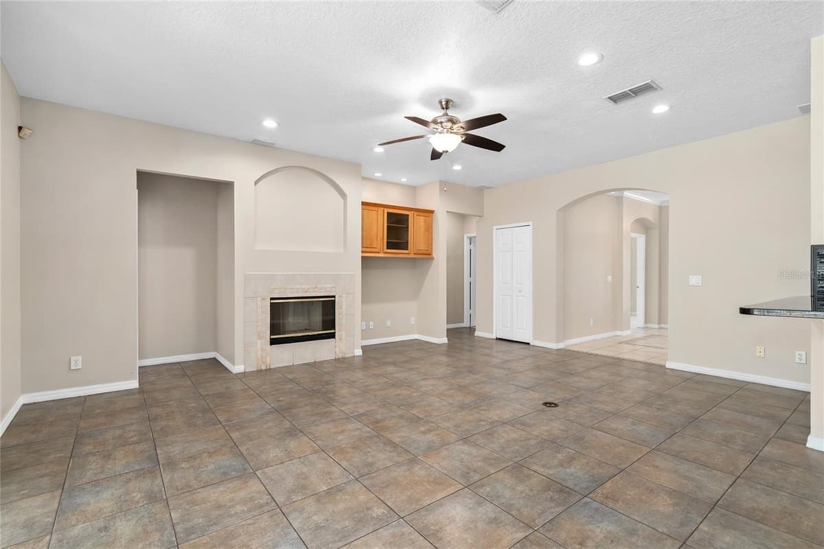 13821 AMBERLEIGH ROAD — photo 13 of 56