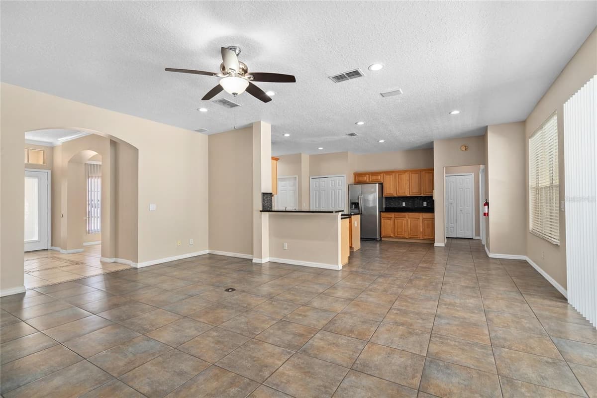 13821 AMBERLEIGH ROAD — photo 11 of 56