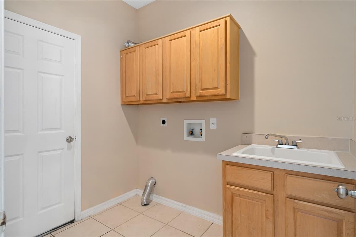 13821 AMBERLEIGH ROAD — photo 40 of 56