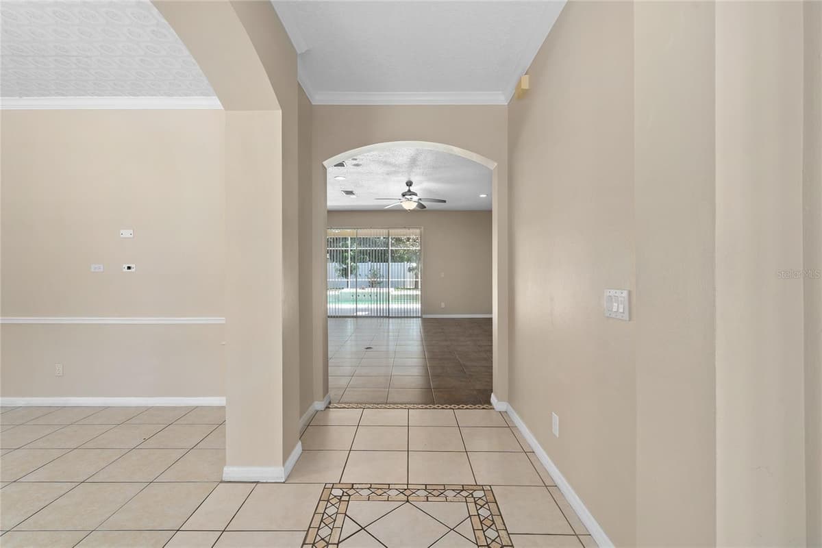 13821 AMBERLEIGH ROAD — photo 7 of 56
