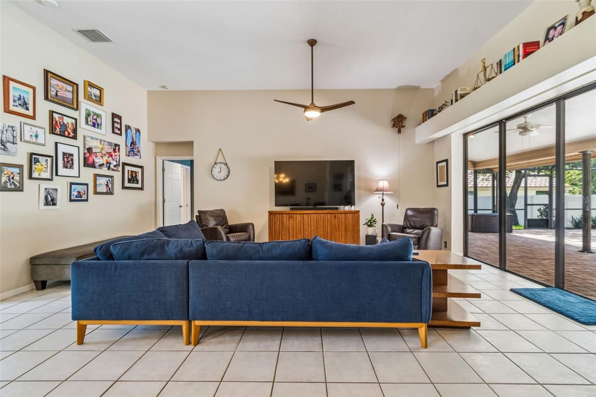2937 HILLCREEK CIRCLE — photo 5 of 52