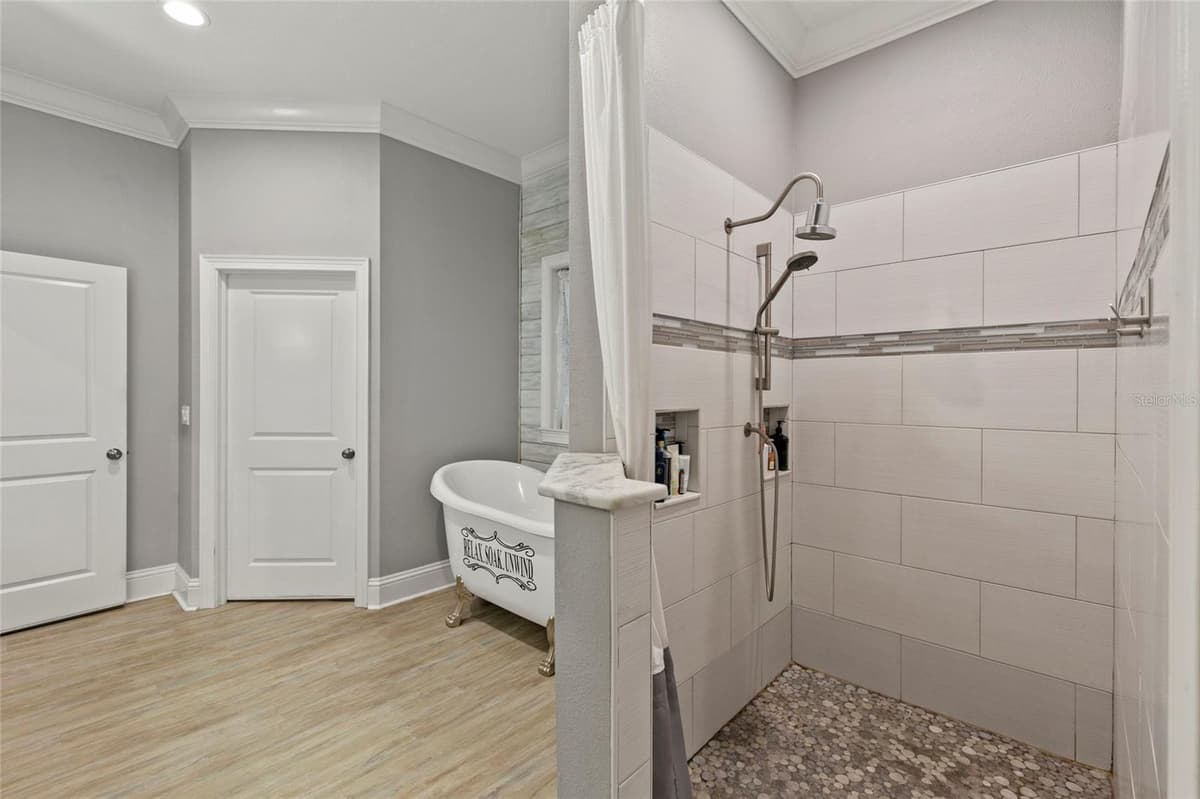 15710 COLDING LOOP — photo 16 of 41