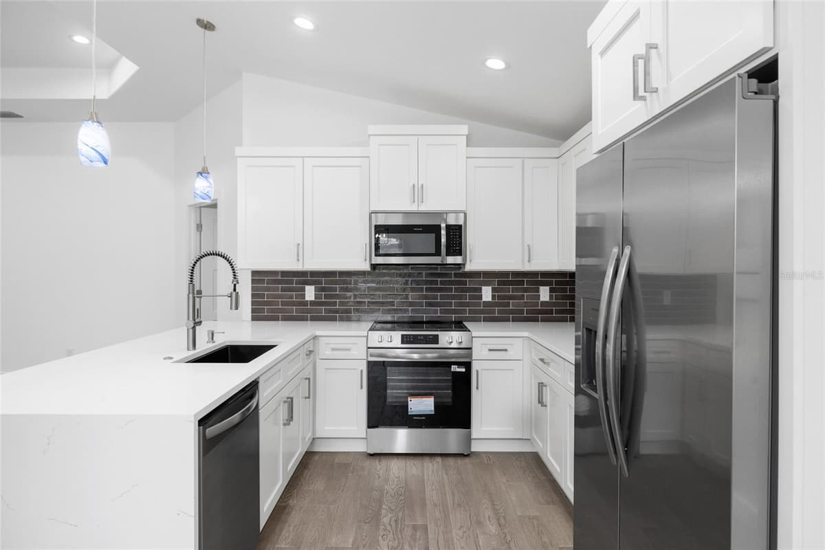 152 ALBATROSS ROAD — photo 14 of 47