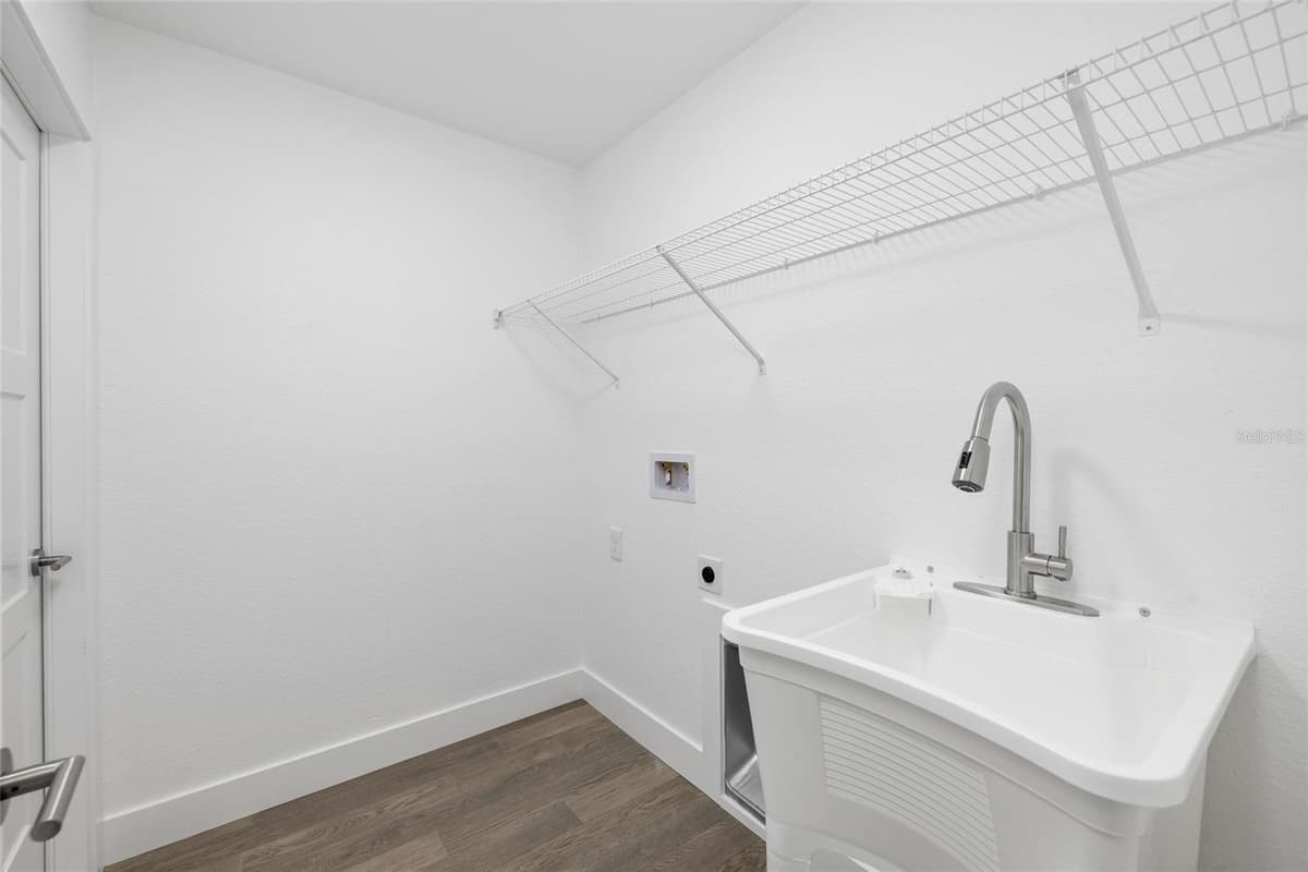 152 ALBATROSS ROAD — photo 19 of 47