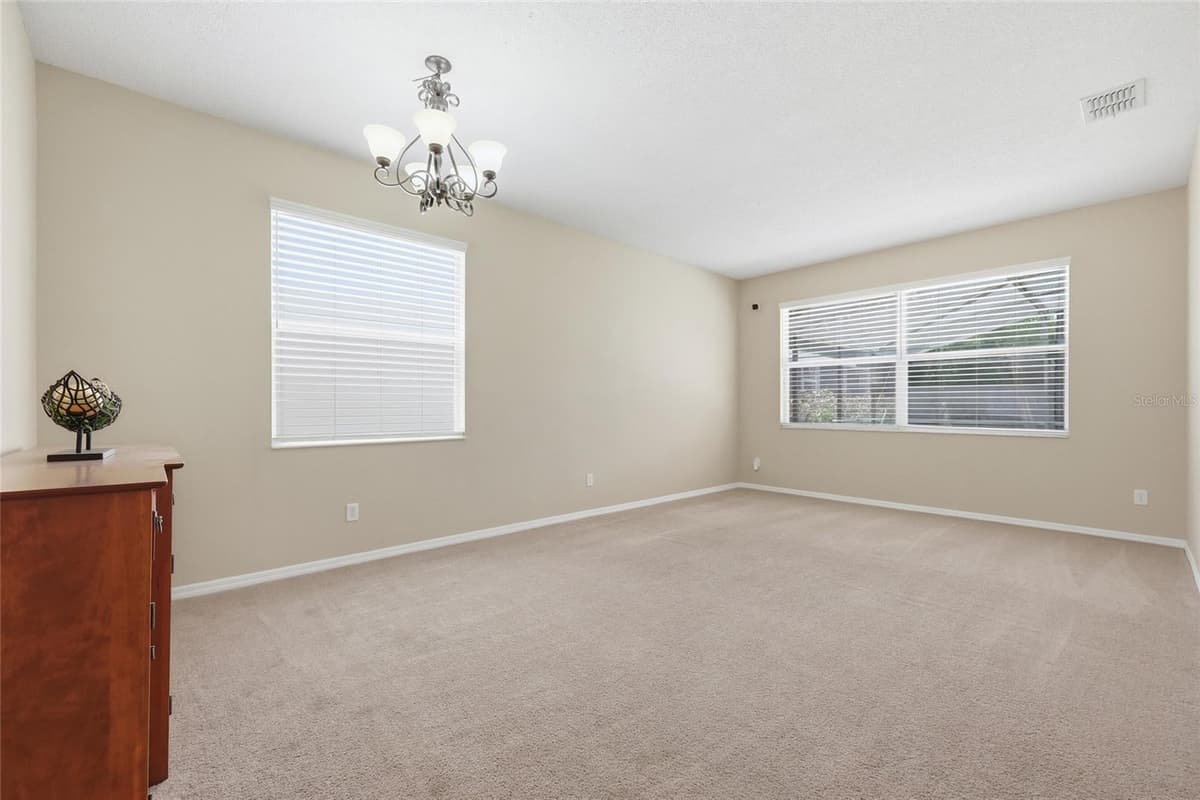 5007 BELLTHORN DRIVE — photo 10 of 34
