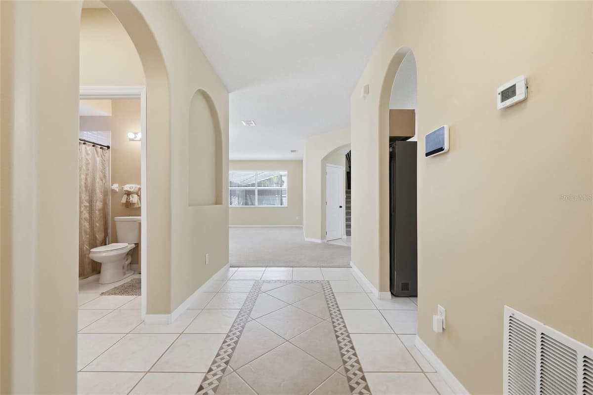 5007 BELLTHORN DRIVE — photo 3 of 34