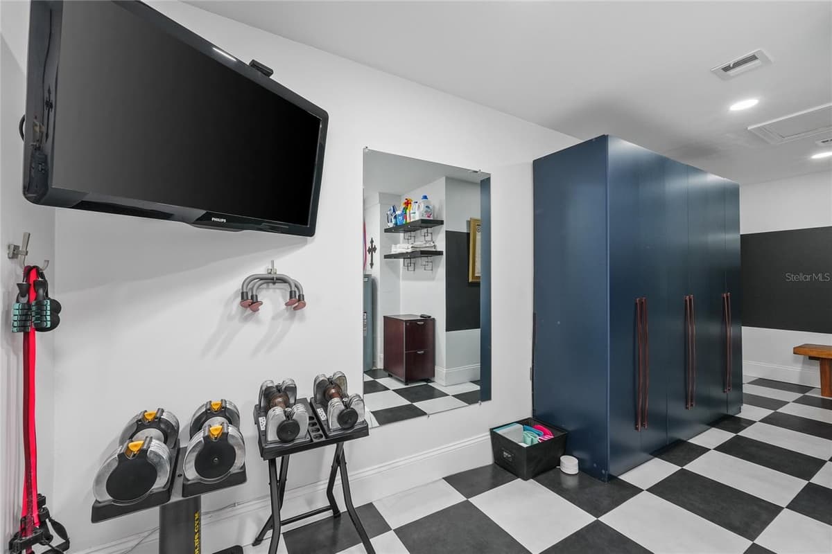 223 PINECREST DRIVE — photo 40 of 57