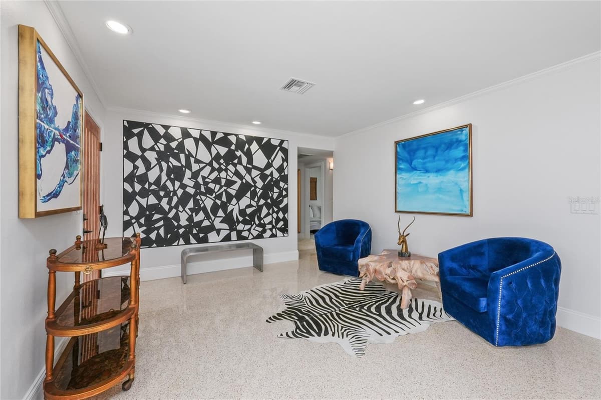 223 PINECREST DRIVE — photo 13 of 57