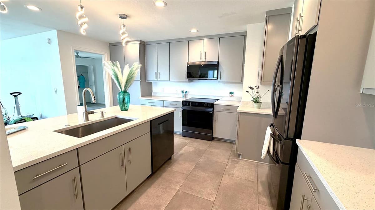 243 MARINER DRIVE — photo 11 of 45
