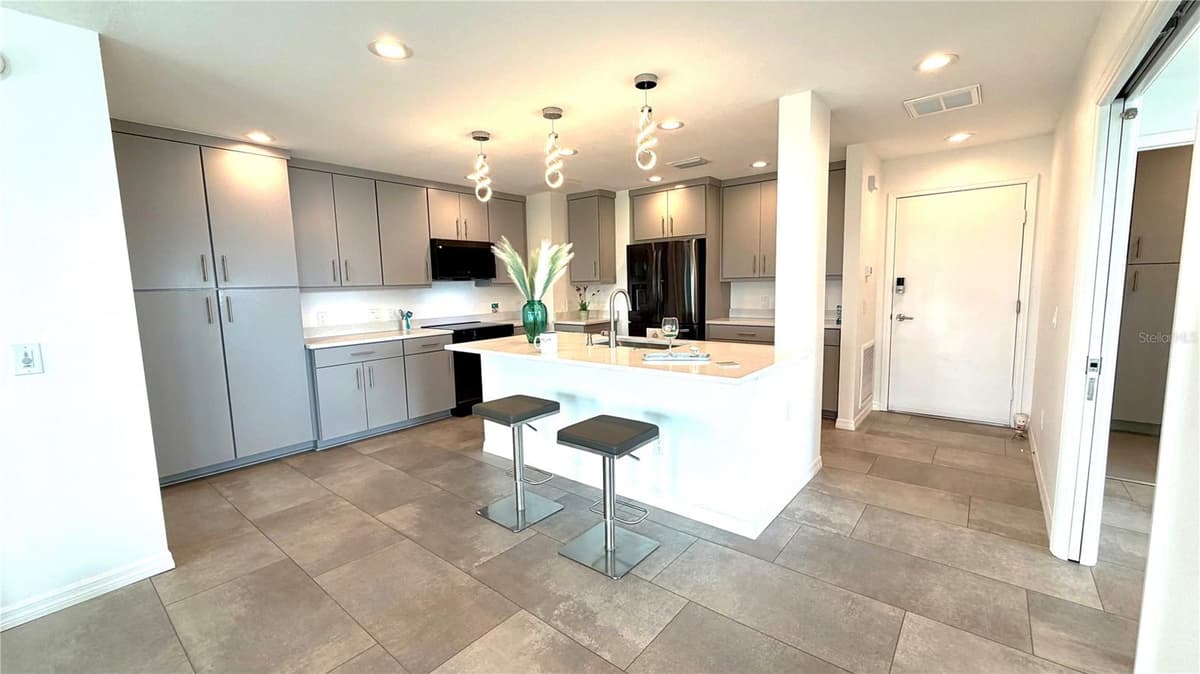 243 MARINER DRIVE — photo 10 of 45