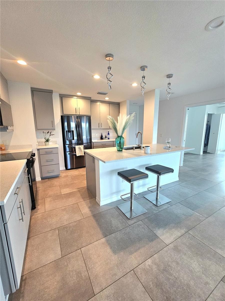 243 MARINER DRIVE — photo 4 of 45