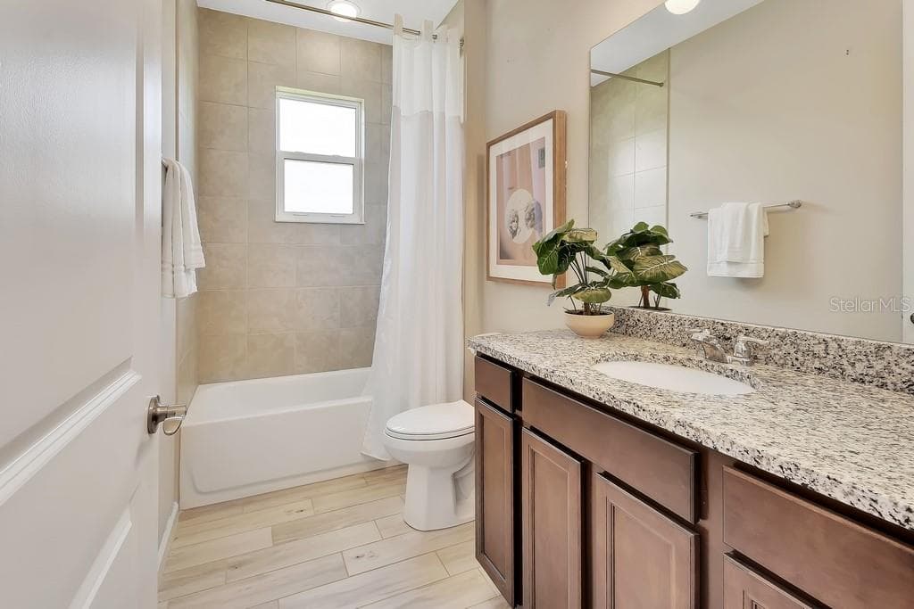 255 NORTHCOTE COURT — photo 19 of 32