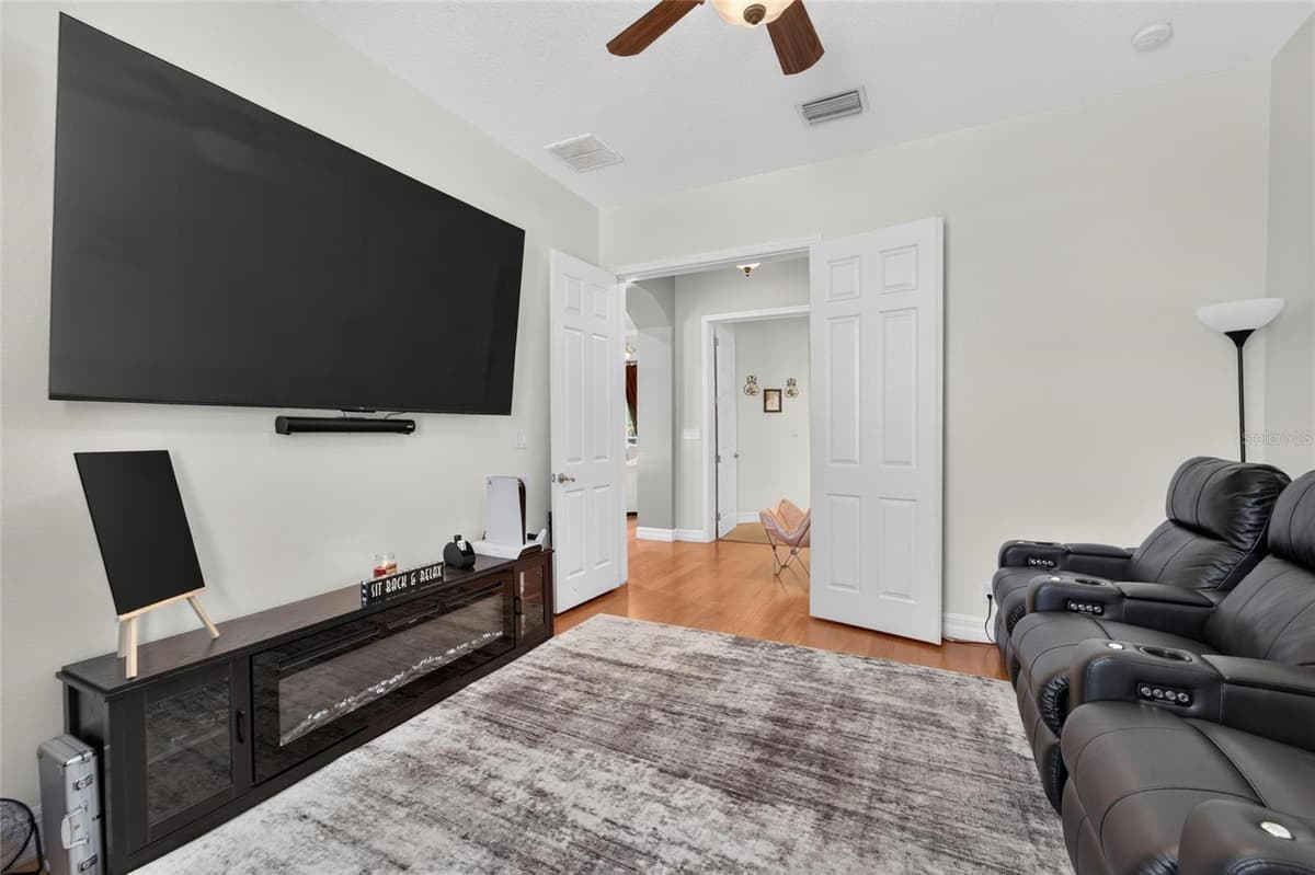 5207 LAKE VENICE DRIVE — photo 32 of 66