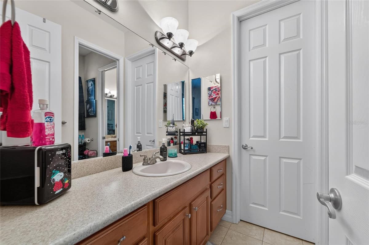 5207 LAKE VENICE DRIVE — photo 36 of 66