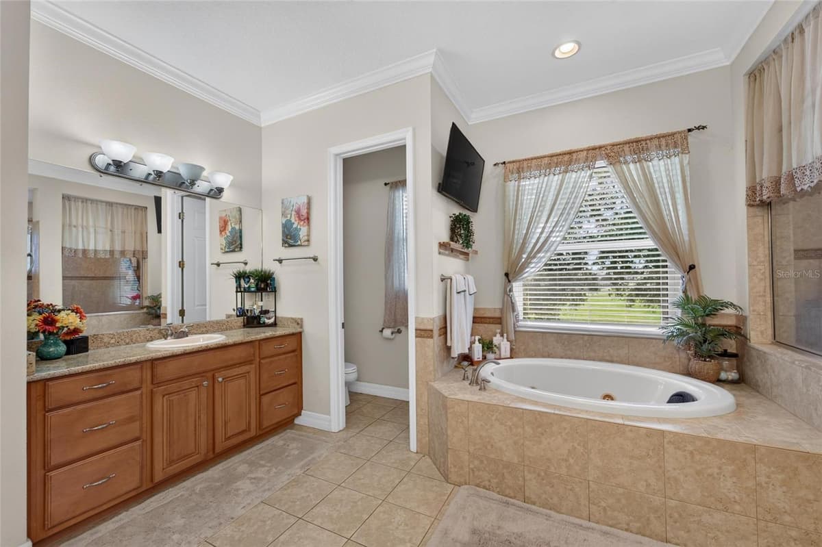 5207 LAKE VENICE DRIVE — photo 30 of 66