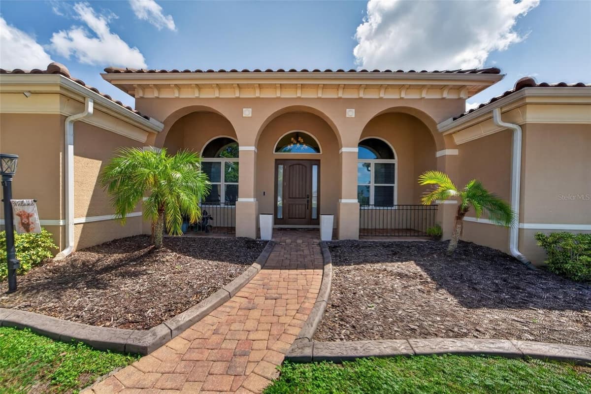5207 LAKE VENICE DRIVE — photo 3 of 66