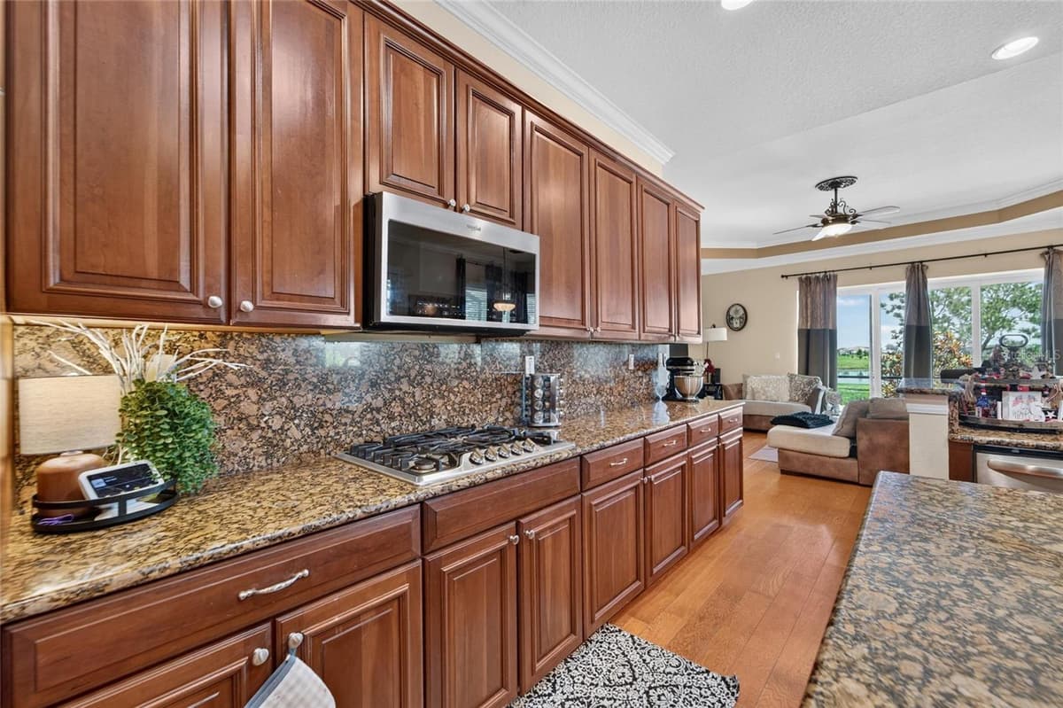 5207 LAKE VENICE DRIVE — photo 18 of 66