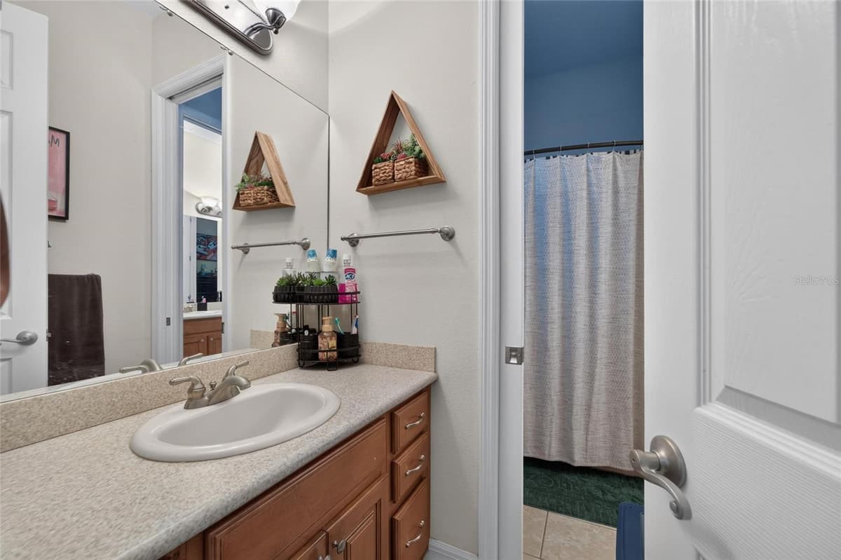 5207 LAKE VENICE DRIVE — photo 34 of 66