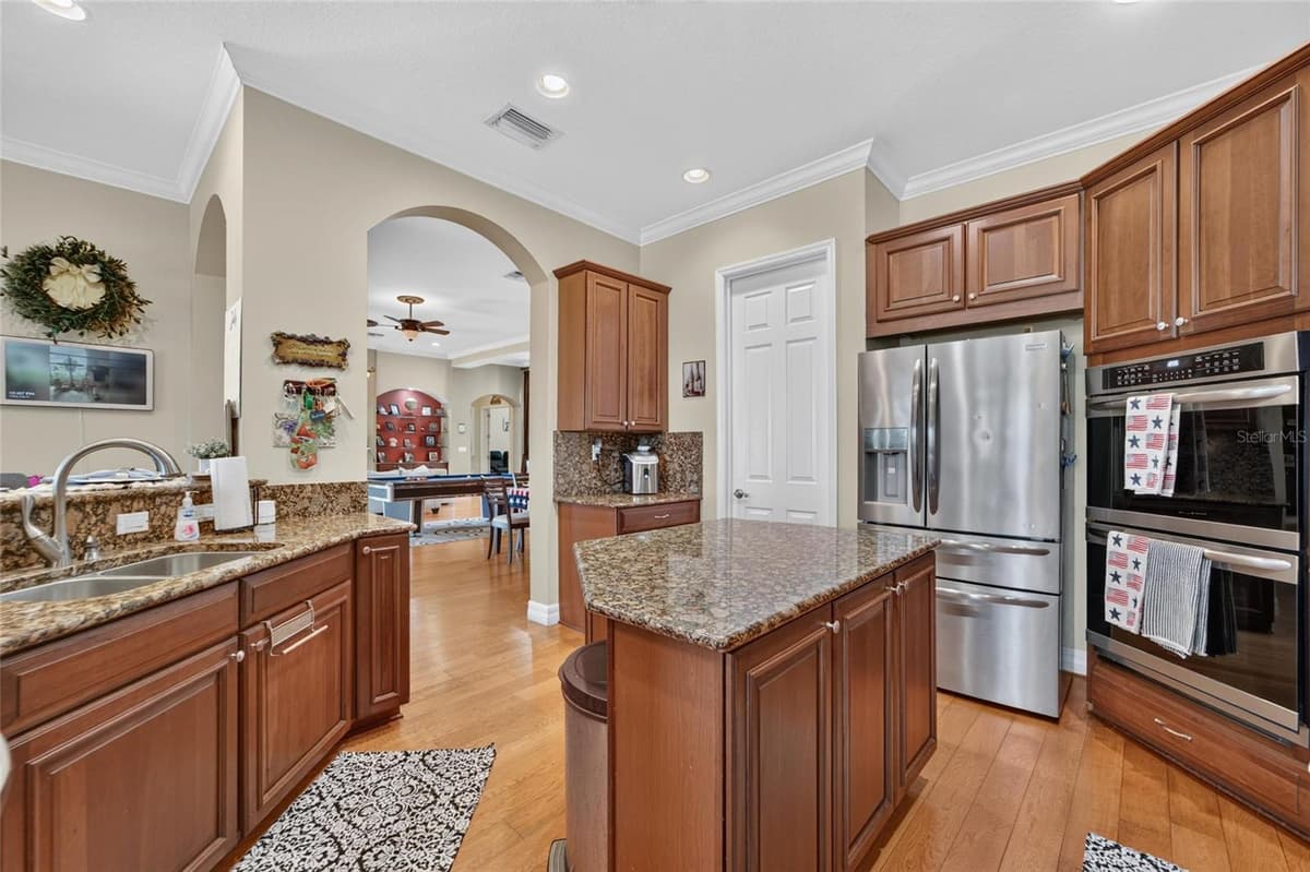 5207 LAKE VENICE DRIVE — photo 17 of 66
