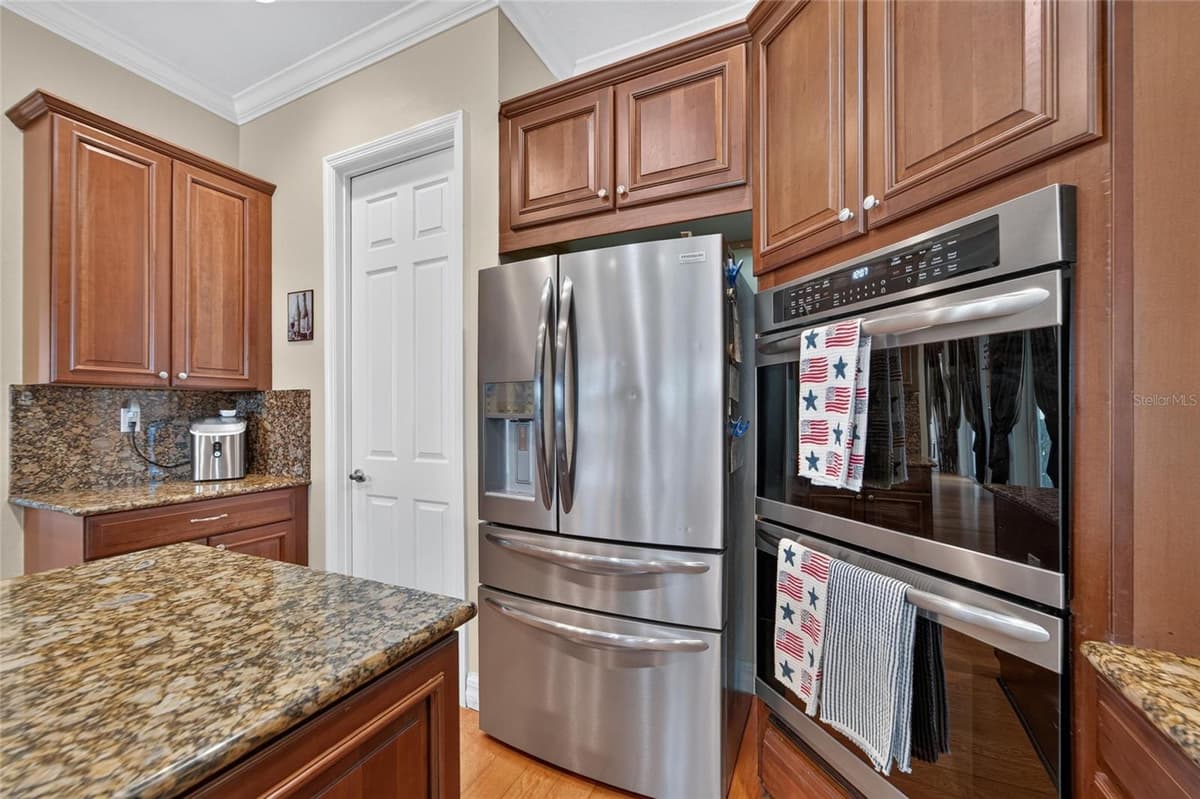 5207 LAKE VENICE DRIVE — photo 19 of 66