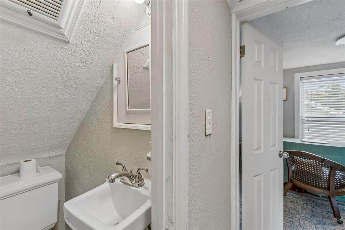 2914 WOODROW AVENUE — photo 24 of 43