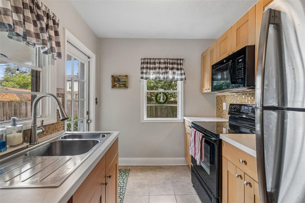 2914 WOODROW AVENUE — photo 14 of 43