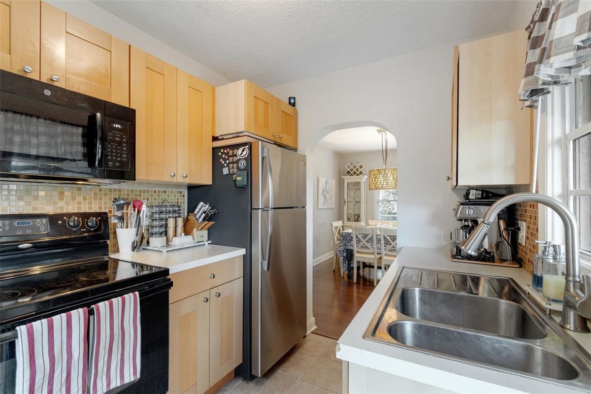 2914 WOODROW AVENUE — photo 15 of 43