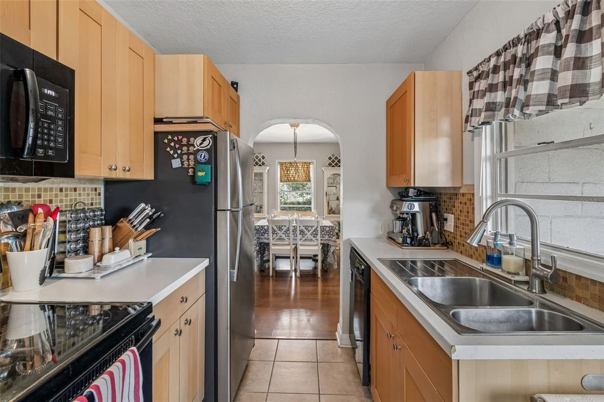 2914 WOODROW AVENUE — photo 17 of 43