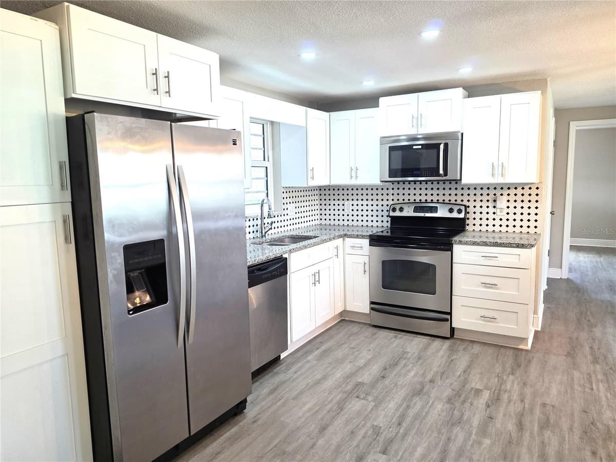 1051 MAYBURY DRIVE — photo 16 of 64