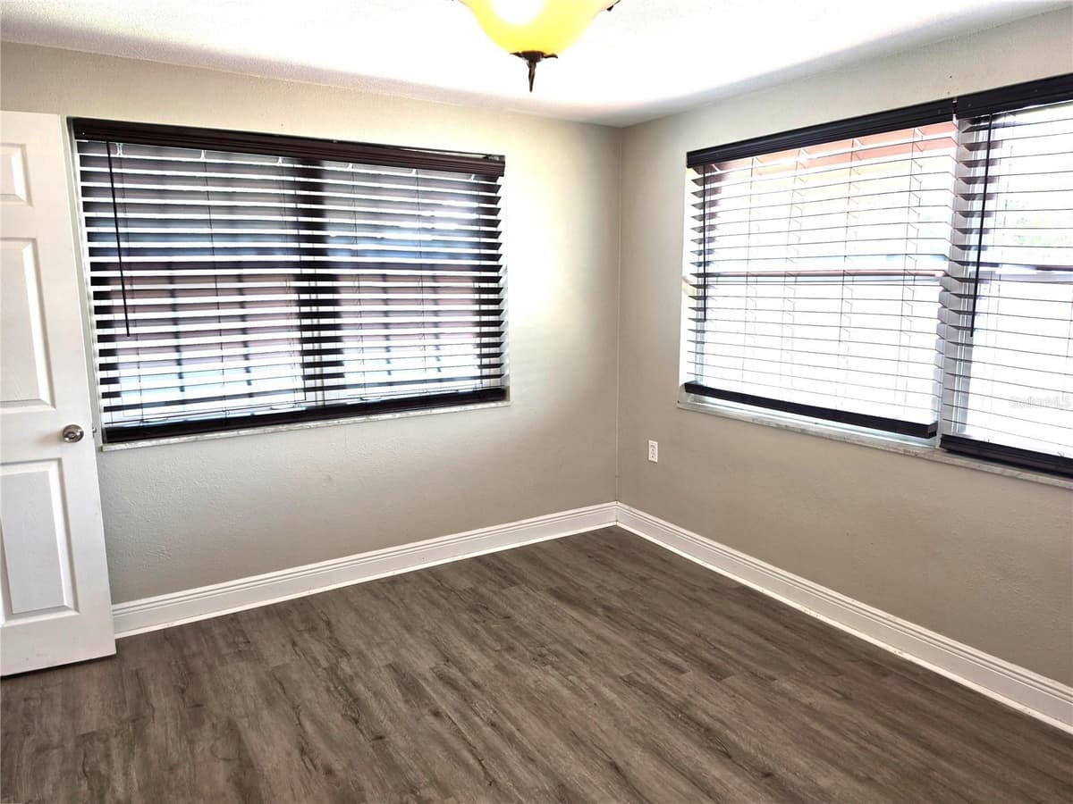 1051 MAYBURY DRIVE — photo 36 of 64