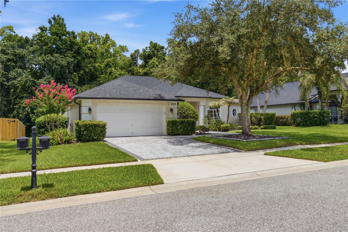 223 BLUE CREEK DRIVE — photo 4 of 50