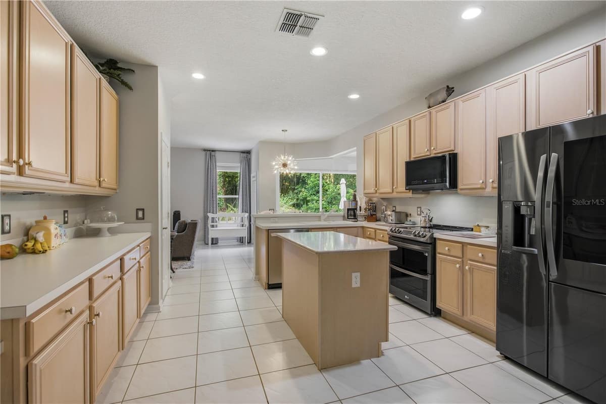223 BLUE CREEK DRIVE — photo 14 of 50