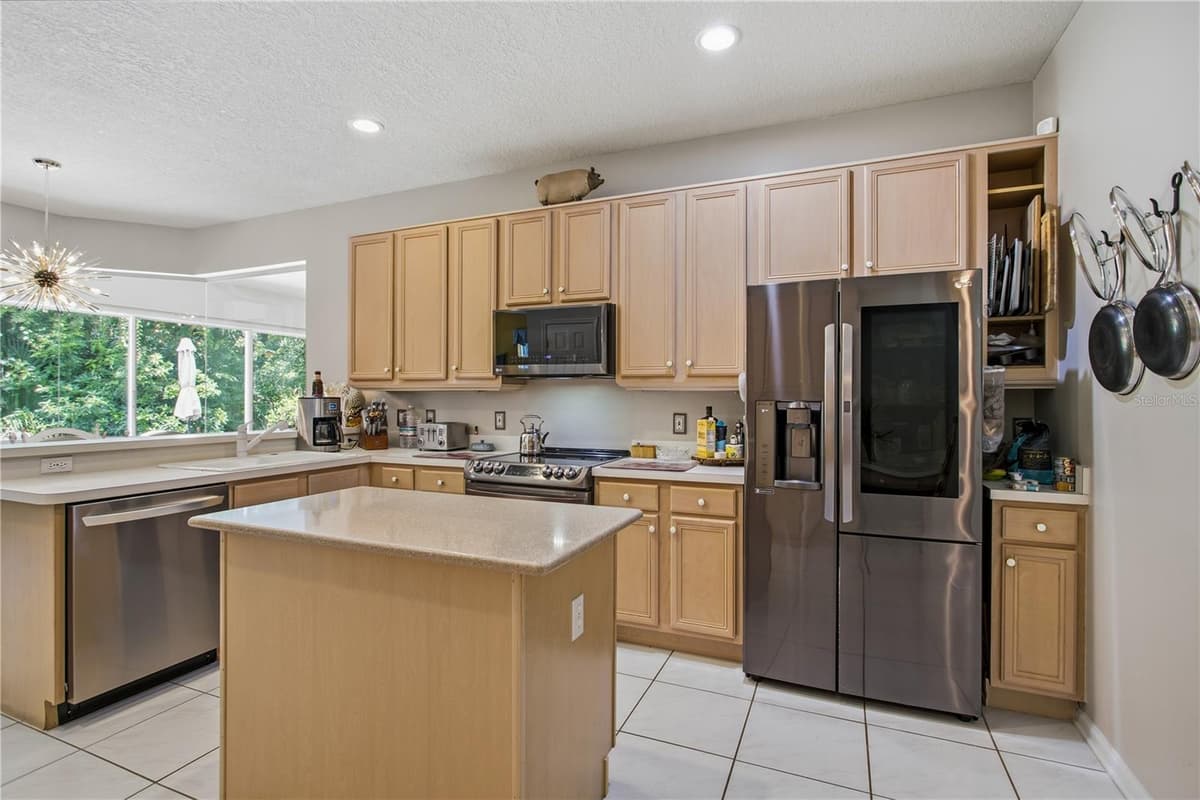 223 BLUE CREEK DRIVE — photo 17 of 50